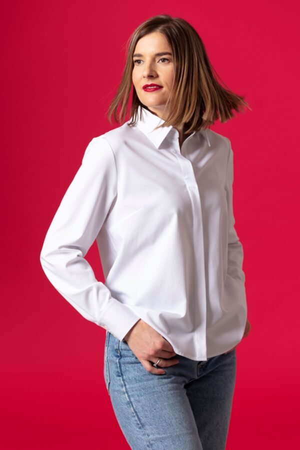 Balti tiesaus kirpimo marškiniai „My own blouse 21“